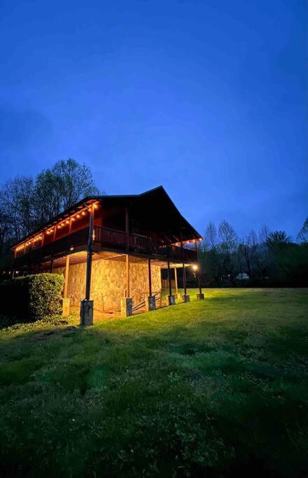 Spectacular Mtns Views With Private Hot Tub With Pool Table And Private Pond Villa Sevierville Exterior photo